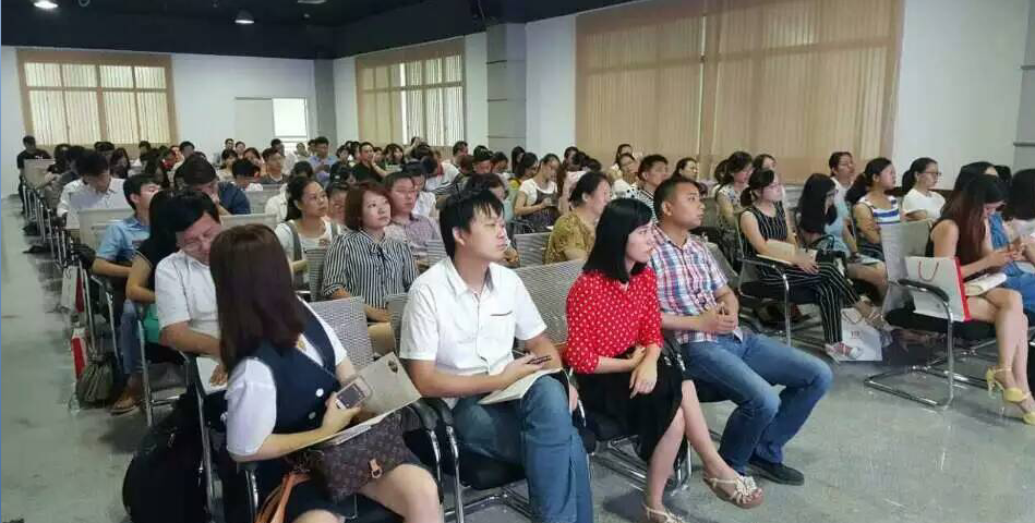 漢哲咨詢主持湖南人博會(huì)“人力資源制度創(chuàng)新”主題館日